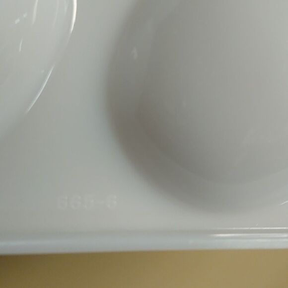 Vintage Tupperware Deviled Eggs White and Tan Tray/Dish with Lid Cottagecore - Picture 6 of 7